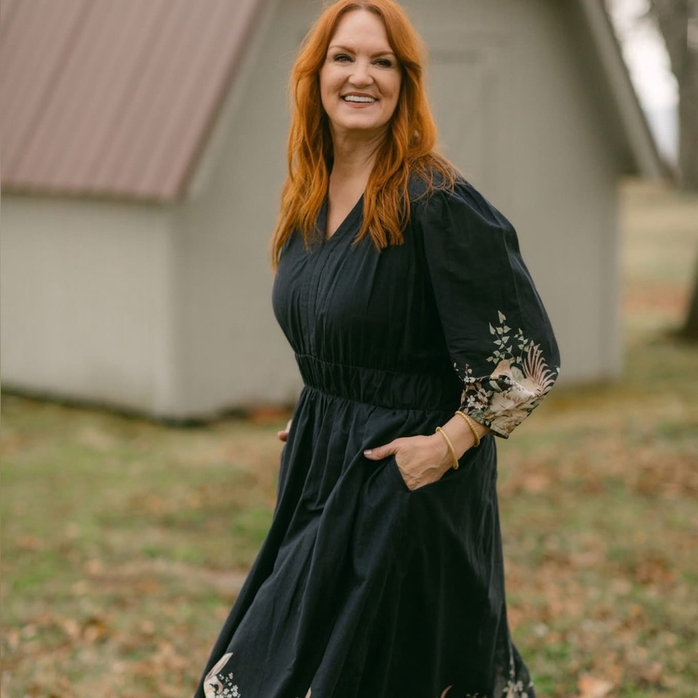 PIONEER GREEN Dress with Cream Floral Details